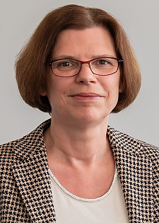 Portraitbild der Senatorin Kristina Vogt